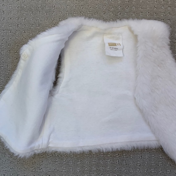 Girls vest size 6-12 months - Picture 3 of 5